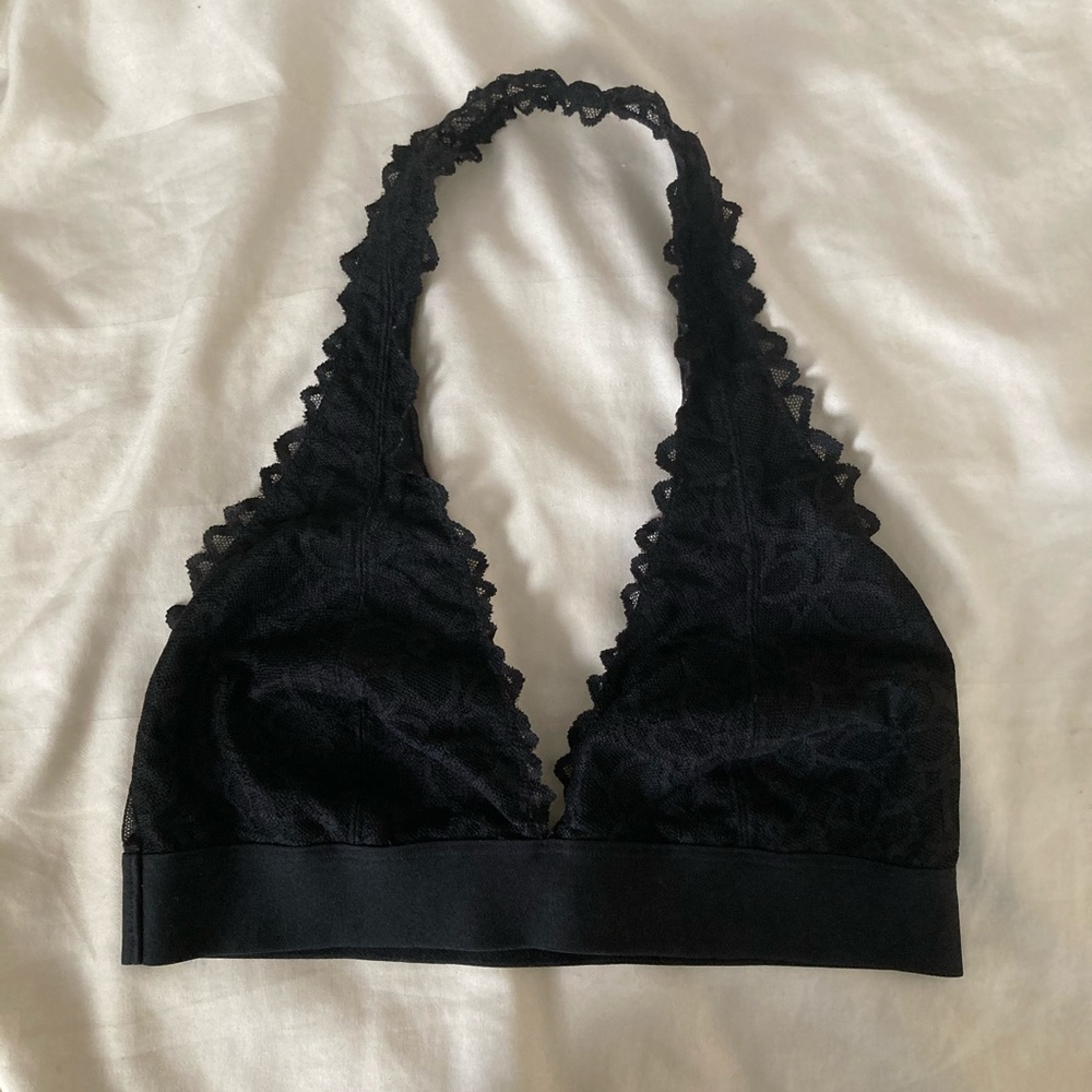 PINK Victoria’s Secret Black Lace Halter Bralette
